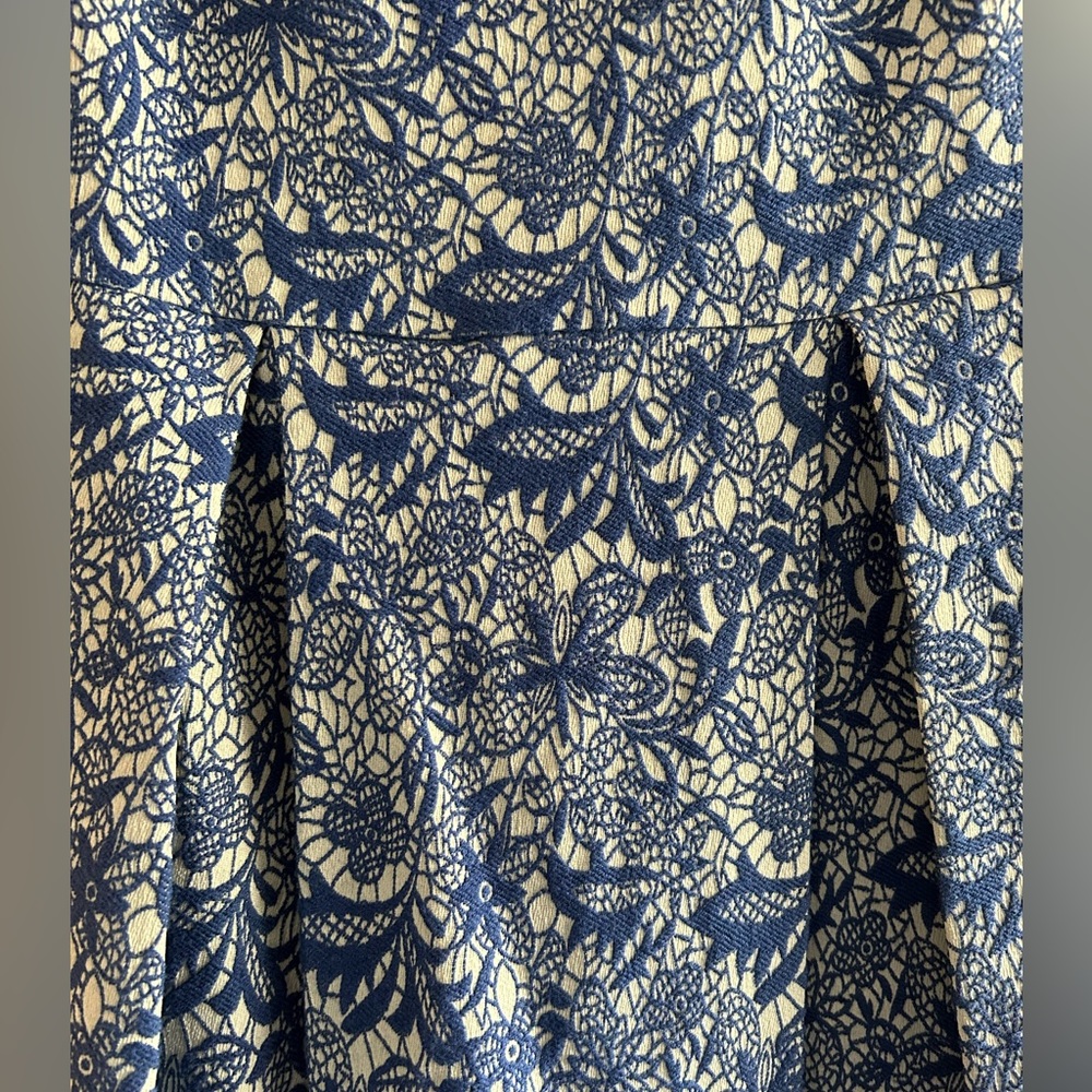Embroidered lace dress EUC - Picture 3 of 7